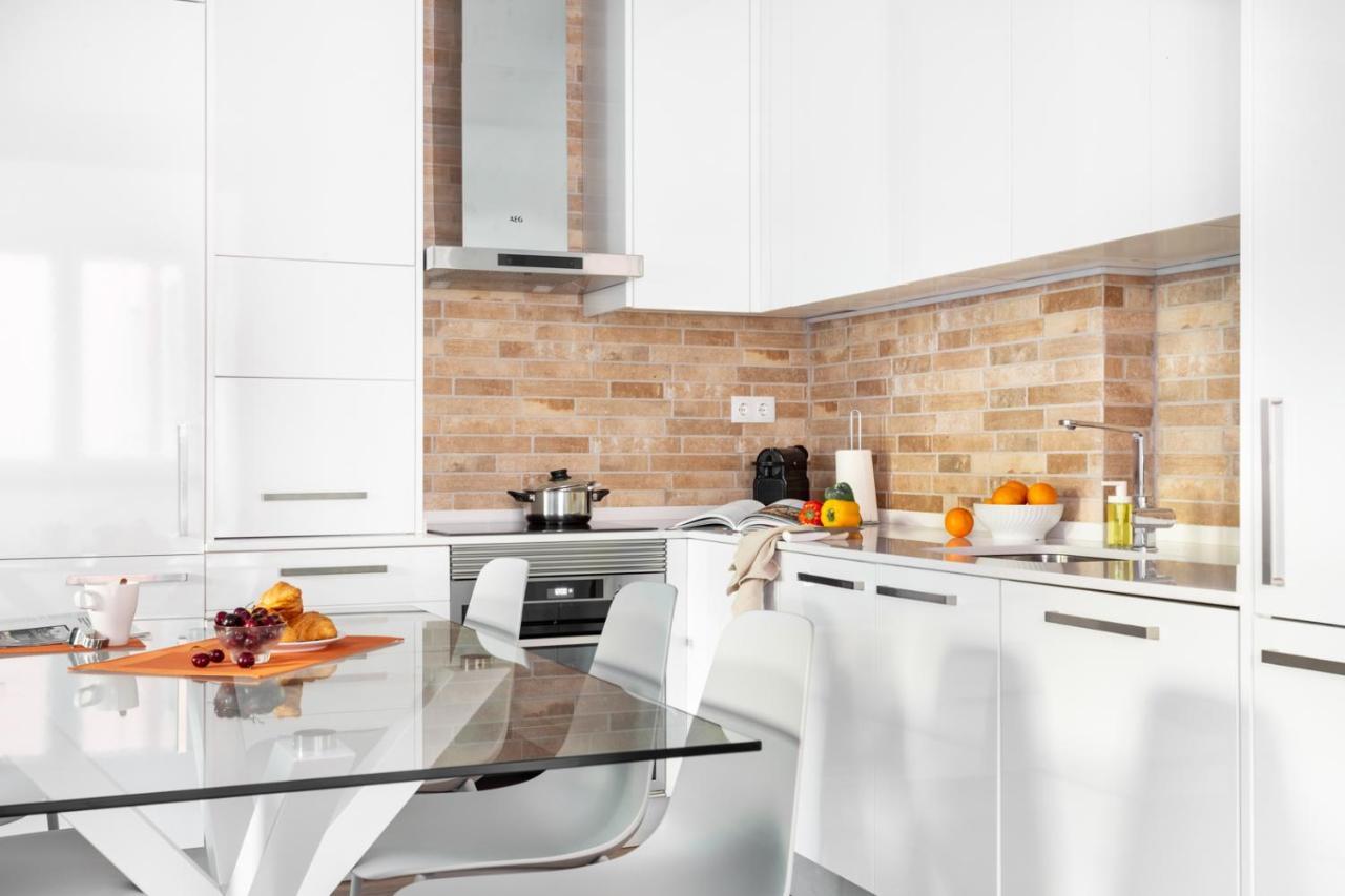 Apartment Joivy Bright And Beautiful 4br 5 Mins To Rato Subway