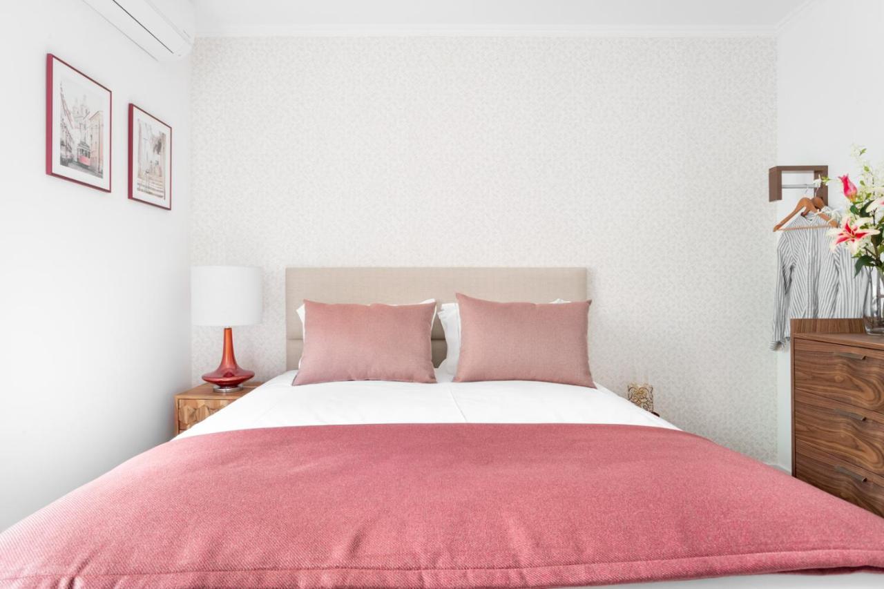 Apartment Joivy Bright And Beautiful 4br 5 Mins To Rato Subway Lissabon