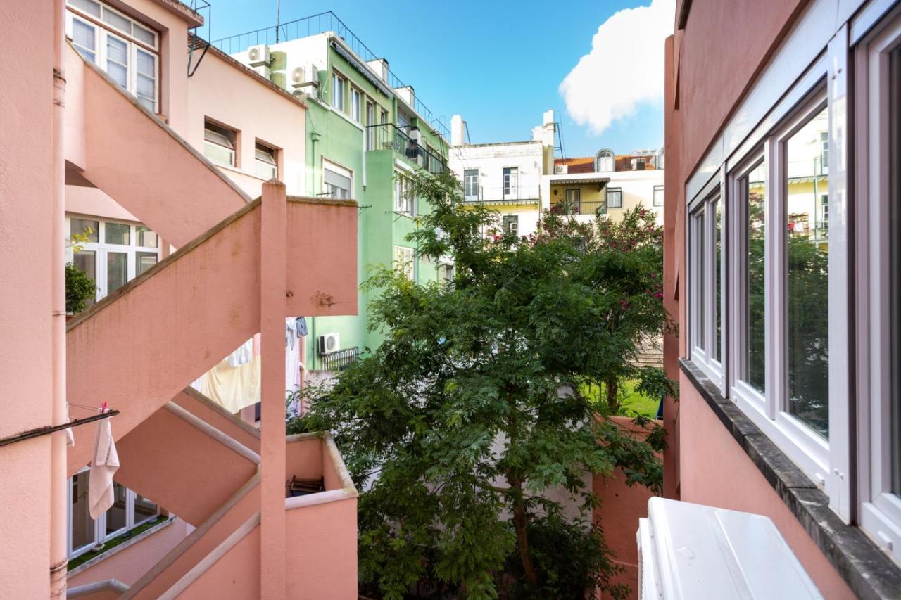 Joivy Bright And Beautiful 4br 5 Mins To Rato Subway Apartment Lissabon